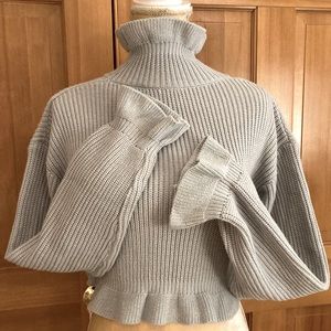 NWT, Adorable Women’s Knit Mock Crop Top